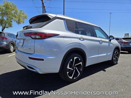 White Diamond 2024 Mitsubishi Outlander SEL