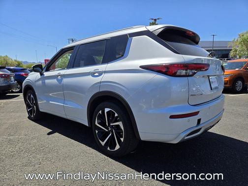 White Diamond 2024 Mitsubishi Outlander SEL