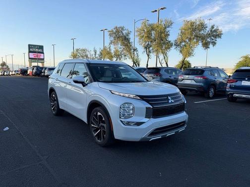 White Diamond 2024 Mitsubishi Outlander SEL