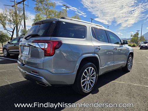 2023 GMC Acadia Denali