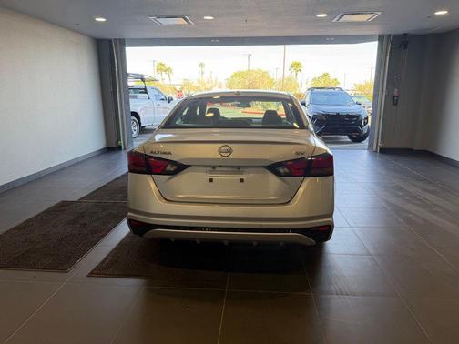 Brilliant Silver Metallic 2024 Nissan Altima 2.5 SV