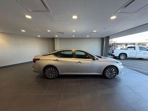 Brilliant Silver Metallic 2024 Nissan Altima 2.5 SV