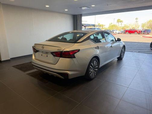 Brilliant Silver Metallic 2024 Nissan Altima 2.5 SV