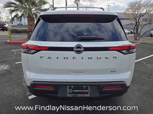 2022 Nissan Pathfinder SV