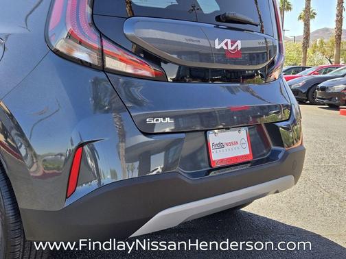 Gravity Gray 2023 Kia Soul LX