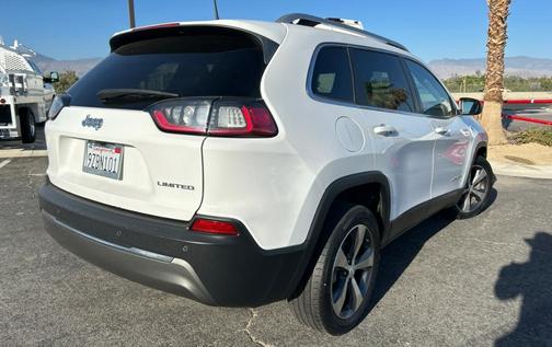 Bright White Clearcoat 2019 Jeep Cherokee Limited