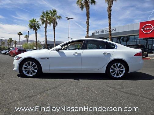 Fuji White 2018 Jaguar XF 25t Premium