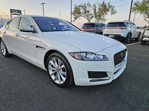 Fuji White 2018 Jaguar XF 25t Premium