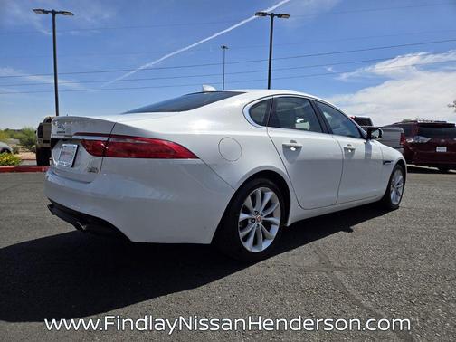 Fuji White 2018 Jaguar XF 25t Premium