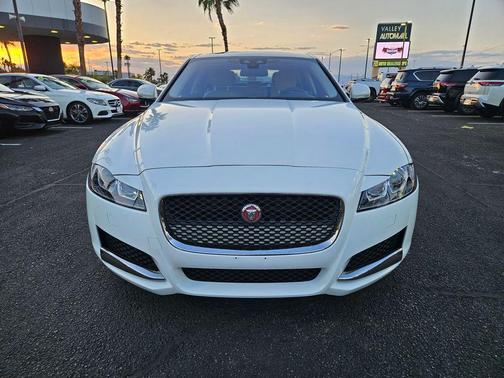 Fuji White 2018 Jaguar XF 25t Premium