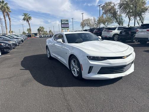Summit White 2017 Chevrolet Camaro 1LT