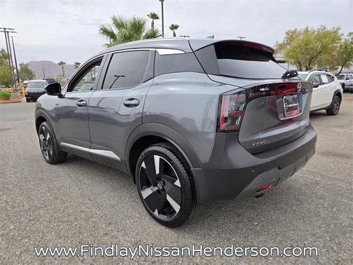 2025 Nissan Kicks SR