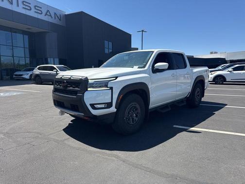 Glacier White 2025 Nissan Frontier PRO-X