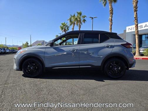 2 Tone Gray / Black 2023 Nissan Kicks SR
