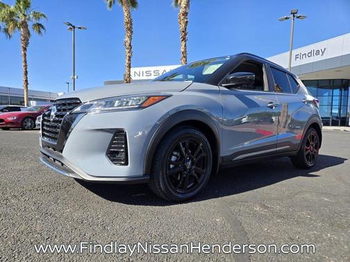 2 Tone Gray / Black 2023 Nissan Kicks SR