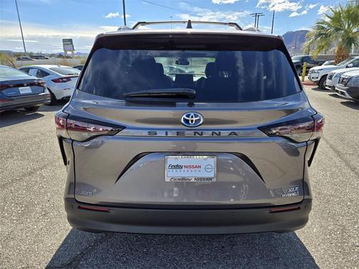 2023 Toyota Sienna XLE