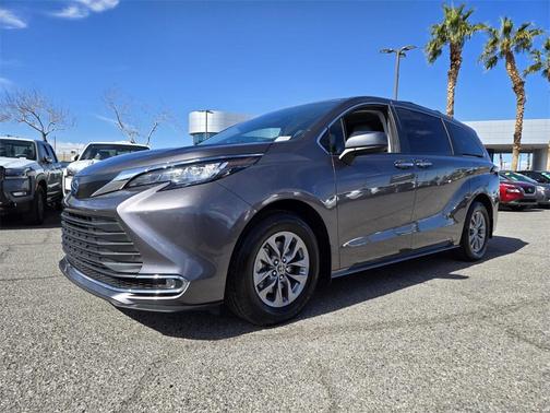 2023 Toyota Sienna XLE