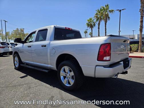 Bright Silver Clearcoat Metallic 2019 RAM 1500 Classic Express