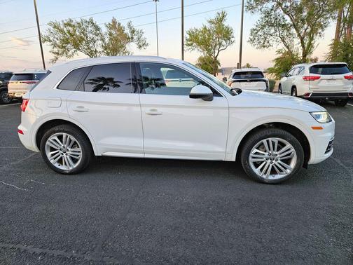 Ibis White 2018 Audi Q5 2.0T Tech Premium