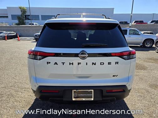 2024 Nissan Pathfinder SV