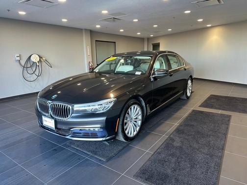 2016 BMW 740 i