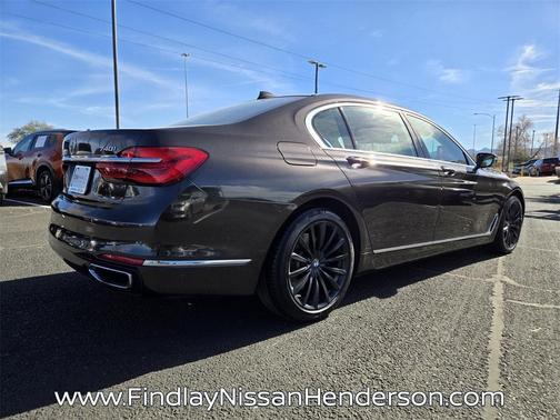 2016 BMW 740 i