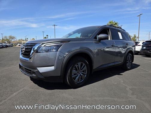 2024 Nissan Pathfinder SV