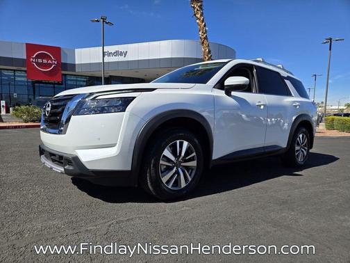 2025 Nissan Pathfinder SL