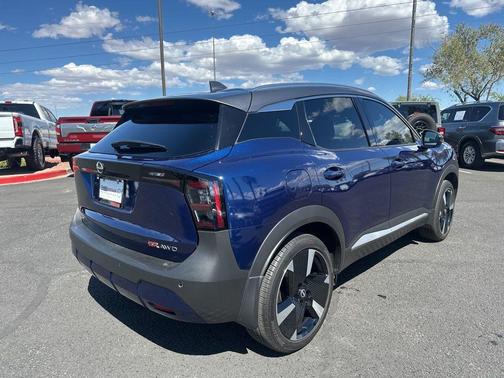 2t Blu Gry Roof 2025 Nissan Kicks SR
