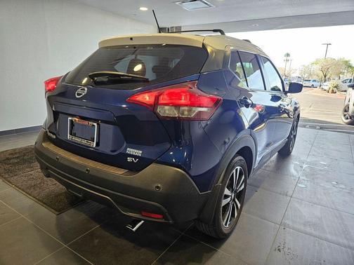 Deep Blue Pearl / Fresh Powder 2020 Nissan Kicks SV