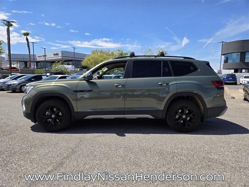 2024 Volkswagen Atlas 2.0T Peak Edition SEL