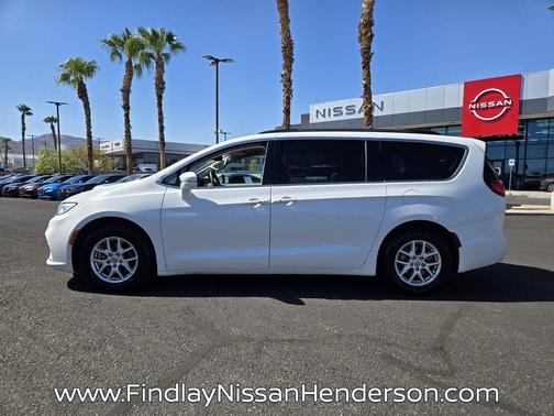 Bright White Clearcoat 2022 Chrysler Pacifica Touring-L