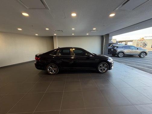 2021 Volkswagen Jetta 1.4T R-Line