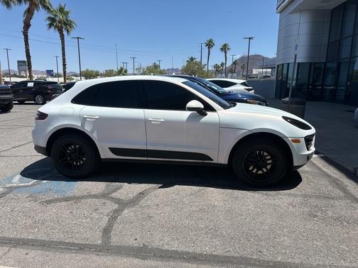 2017 Porsche Macan Base