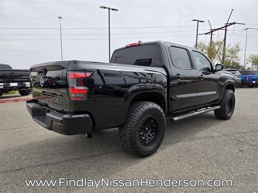 2025 Nissan Frontier SV