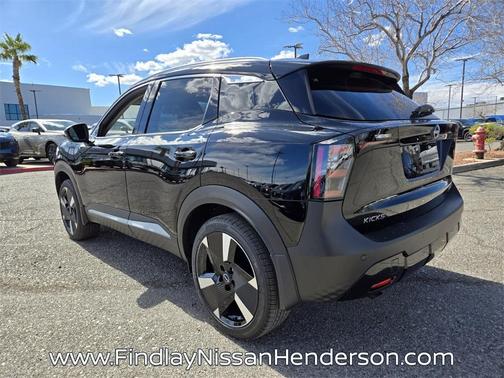 2025 Nissan Kicks SR