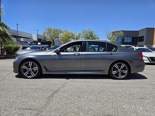 2019 BMW 750 i