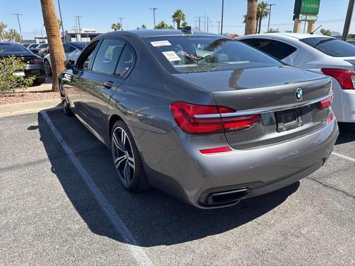 2019 BMW 750 i