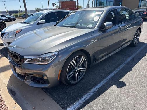 2019 BMW 750 i
