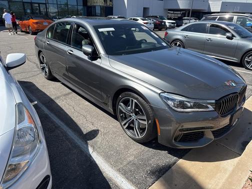 2019 BMW 750 i