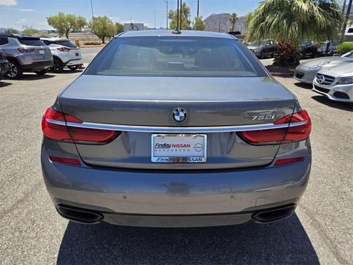 2019 BMW 750 i