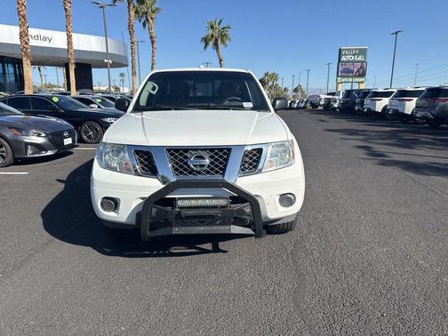 Glacier White 2017 Nissan Frontier SV