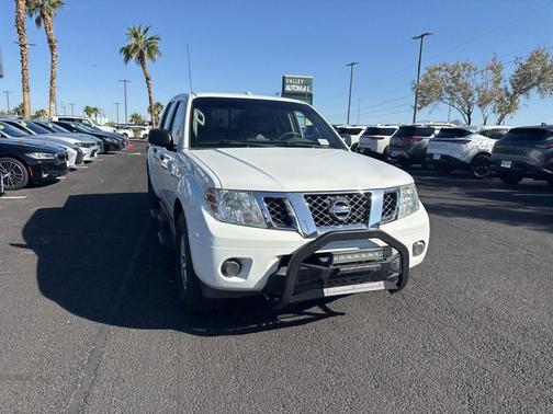 Glacier White 2017 Nissan Frontier SV