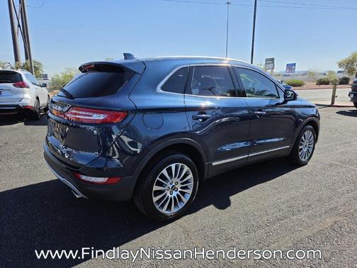 Sapphire Blue Metallic 2017 Lincoln MKC Reserve