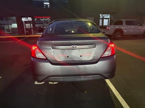 Gun Metallic 2016 Nissan Versa 1.6 S
