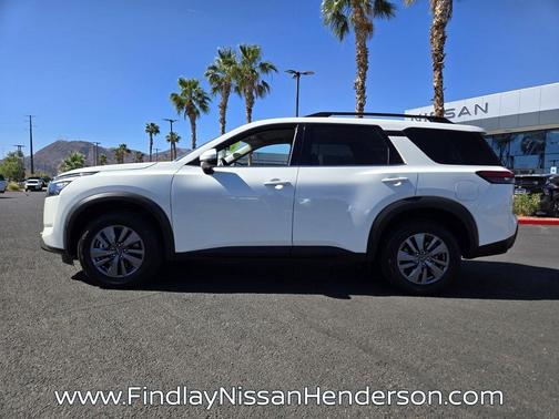 Glacier White 2024 Nissan Pathfinder SV