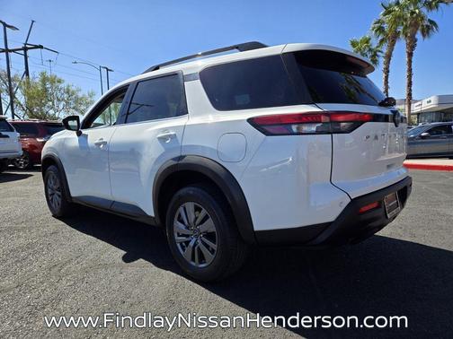 Glacier White 2024 Nissan Pathfinder SV