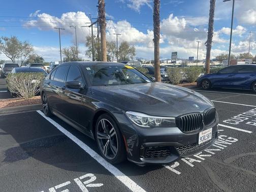 2019 BMW 740 i