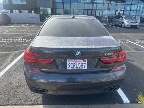 2019 BMW 740 i
