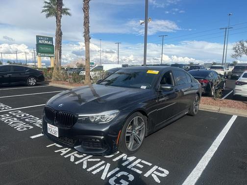 2019 BMW 740 i